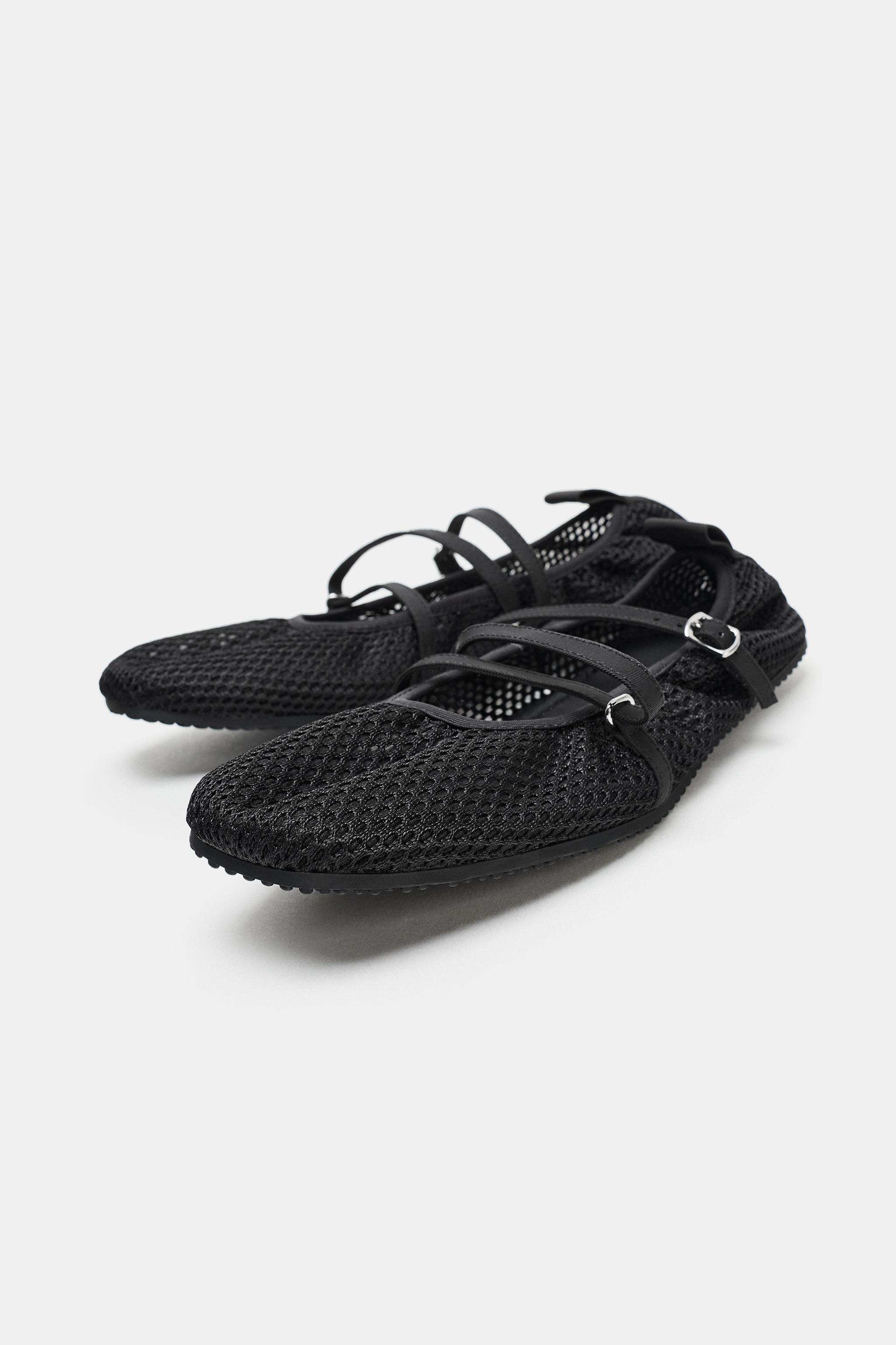 스트랩 오픈워크 발레리나 플랫슈즈