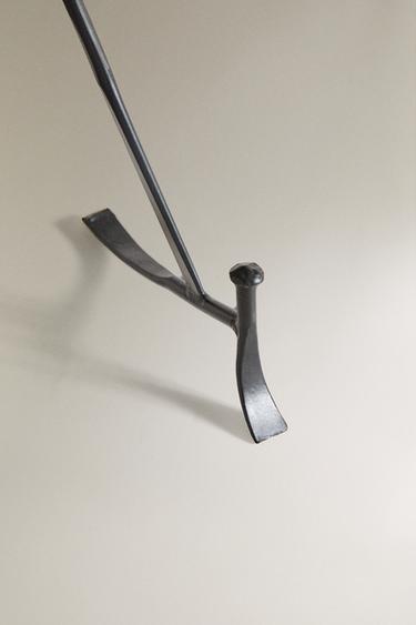 METAL STAND — Black 2