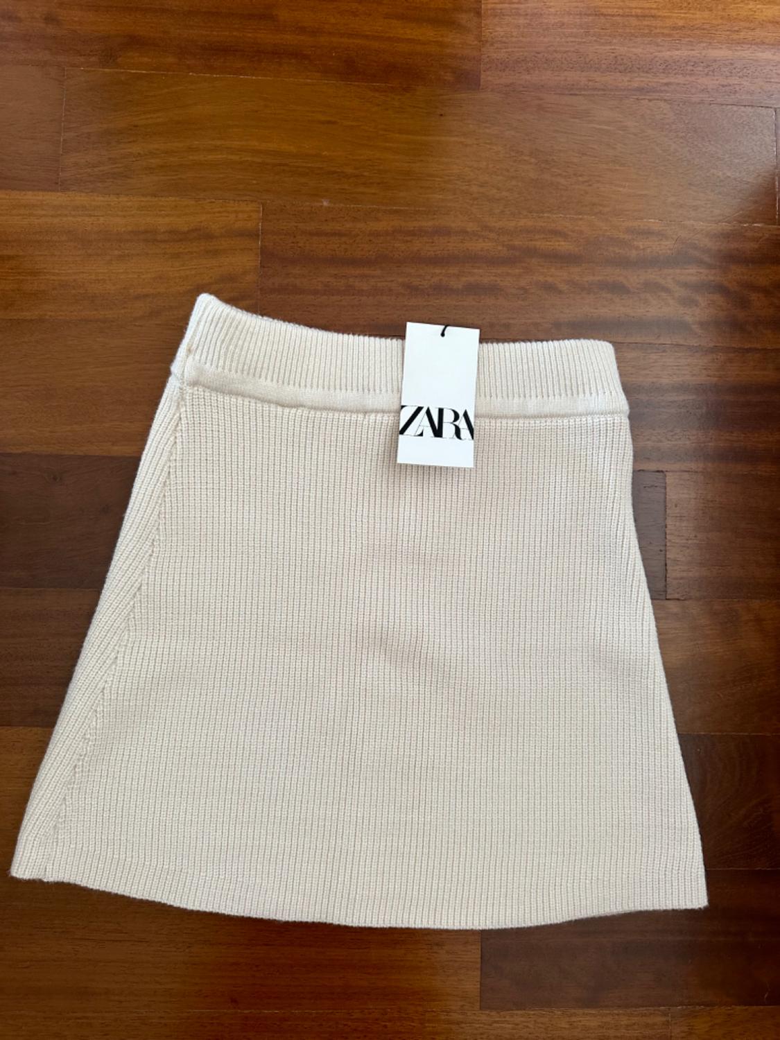 KNIT MINI SKIRT - Image 4