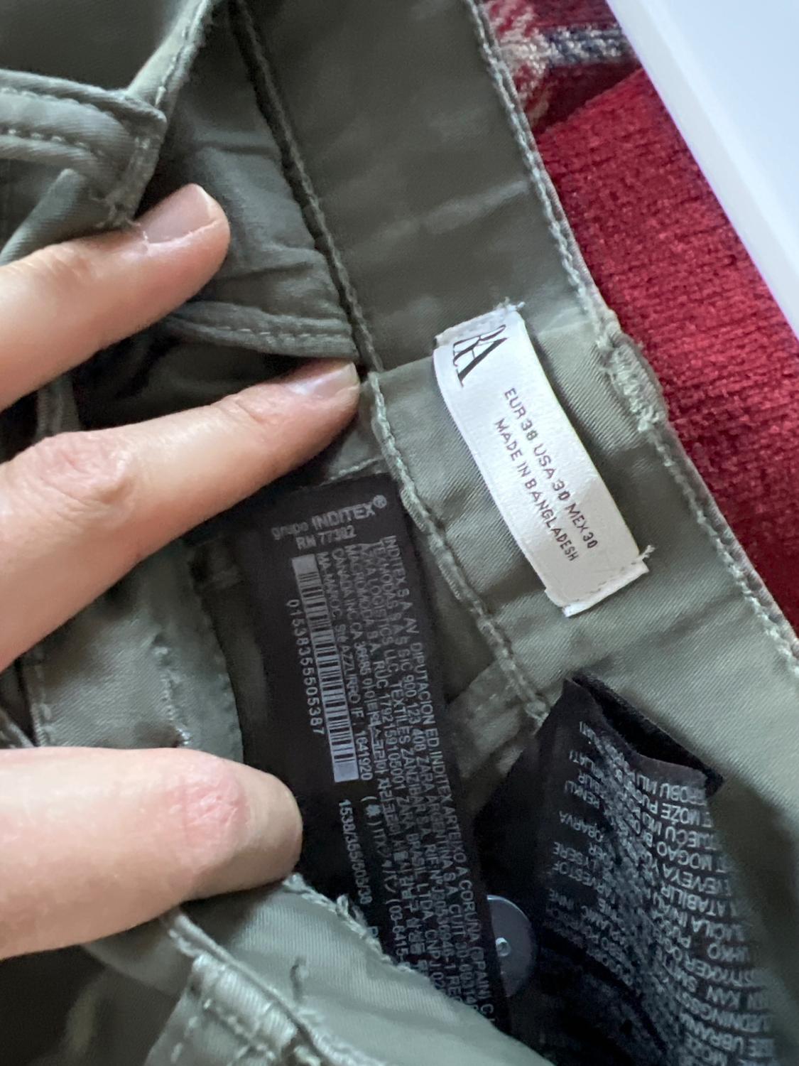 LOOSE FIT CARGO PANTS