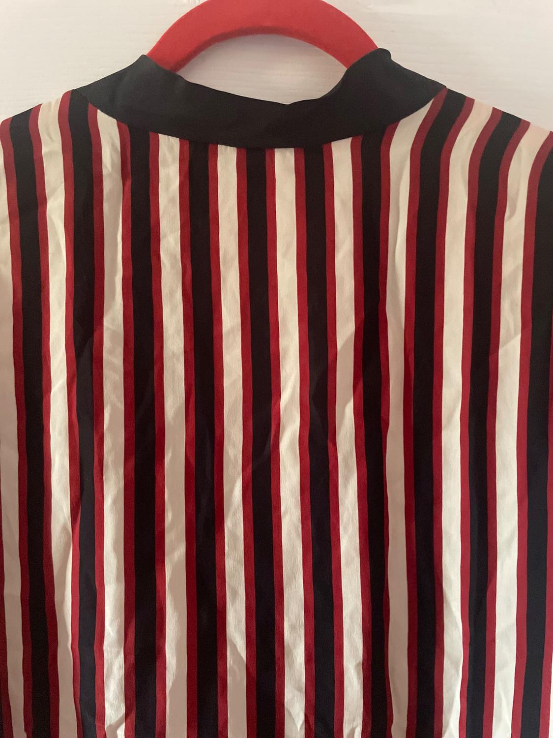 BRAND NEW WITHOUT TAG, NEVER WORN ZARA 100 SILK HIGH LOW BLOUSE. IN COLORS RED, BLACK, AND WHITE. SIZE SMALL. - Image 6
