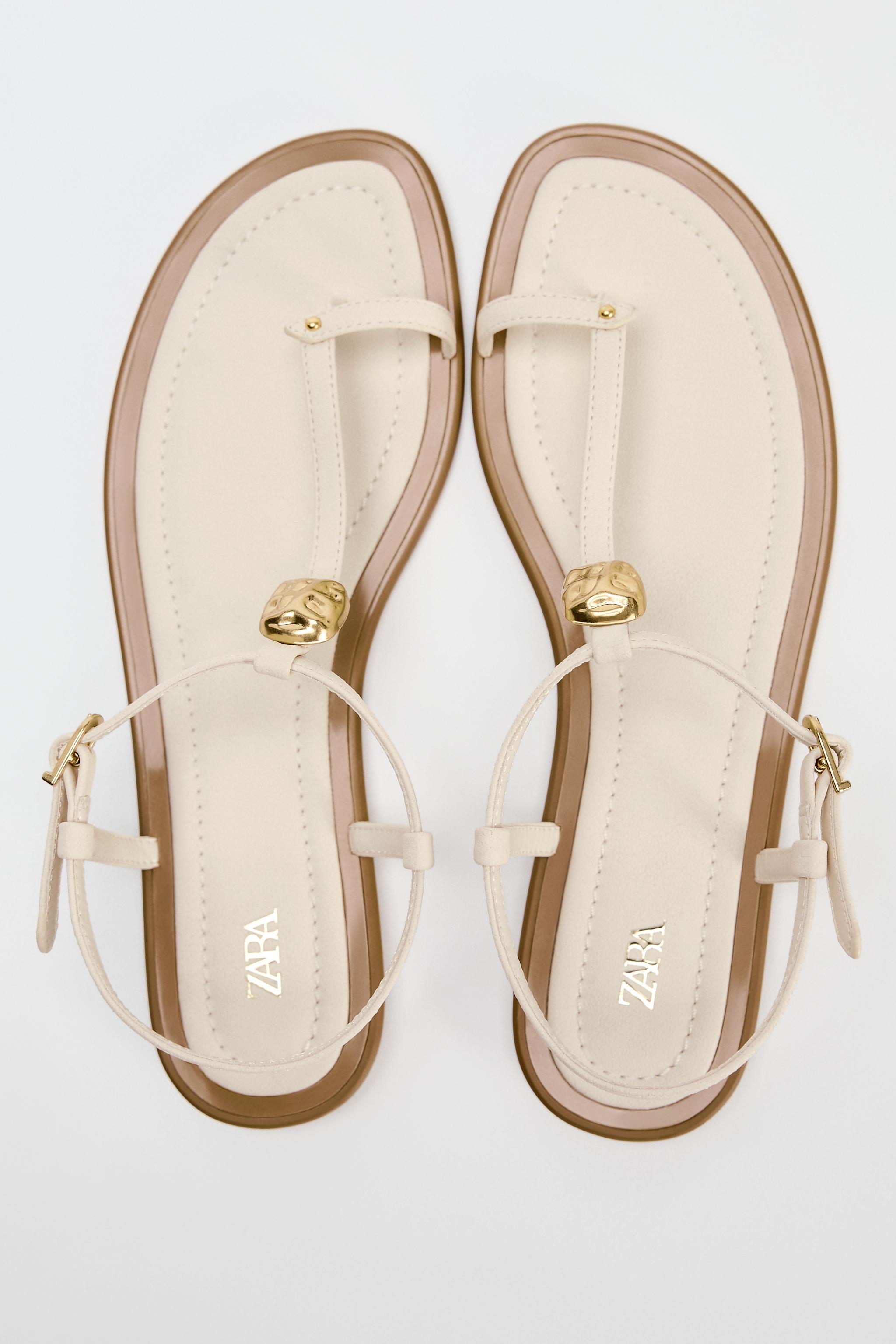 サンダル・ミュール ZARA FLAT STRAP SANDALS WITH L ADORNMENT 1610/310/800 FLAT STRAPPY SANDALS WITH METAL ORNAMENT - Black | ZARA