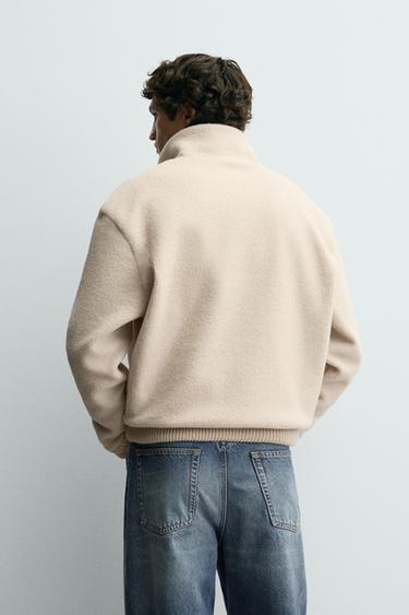 MOLETOM COM EFEITO DE PELO ENCARACOLADO COMBINADO - Cru da Zara