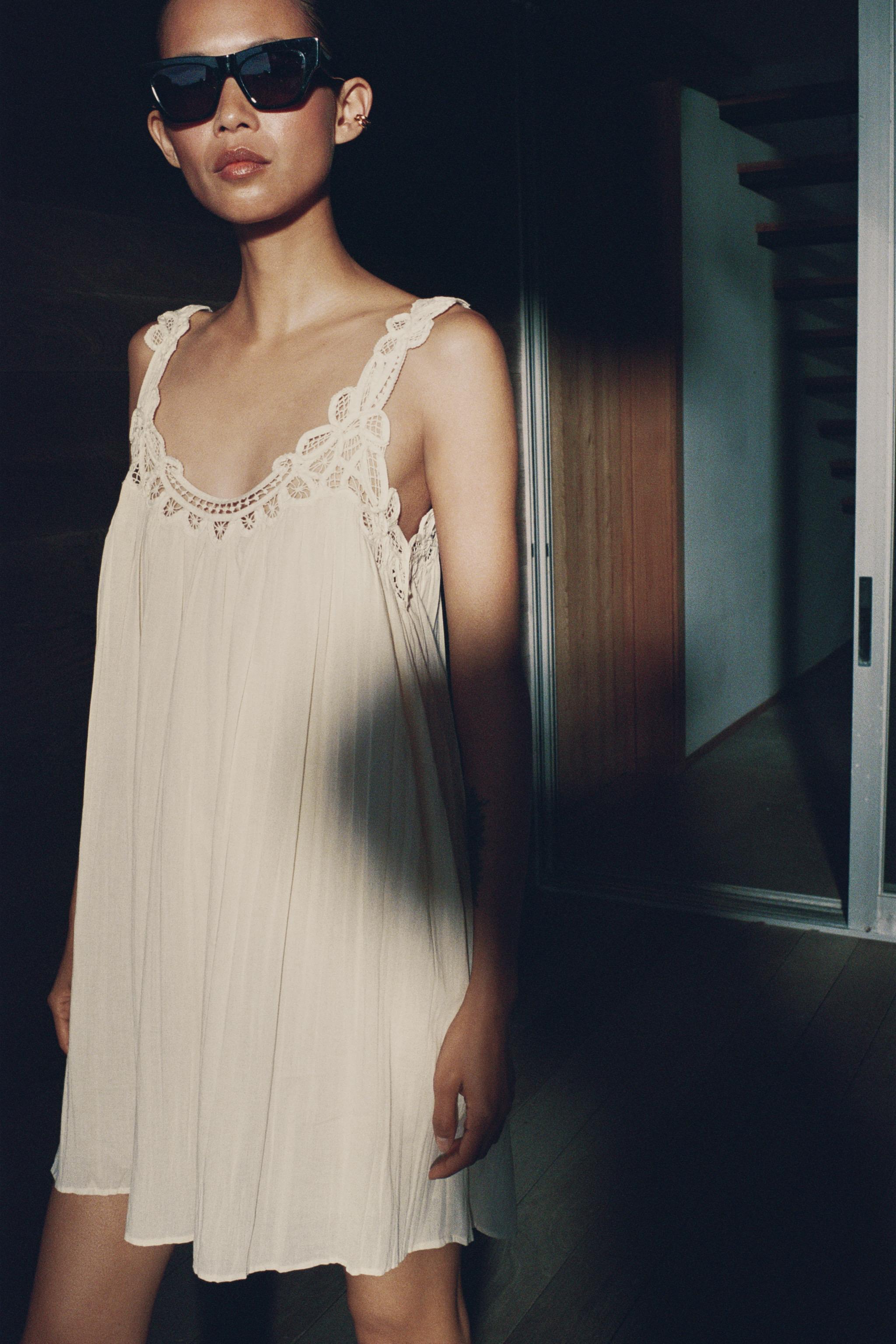 ZW COLLECTION EMBROIDERED STRAP DRESS