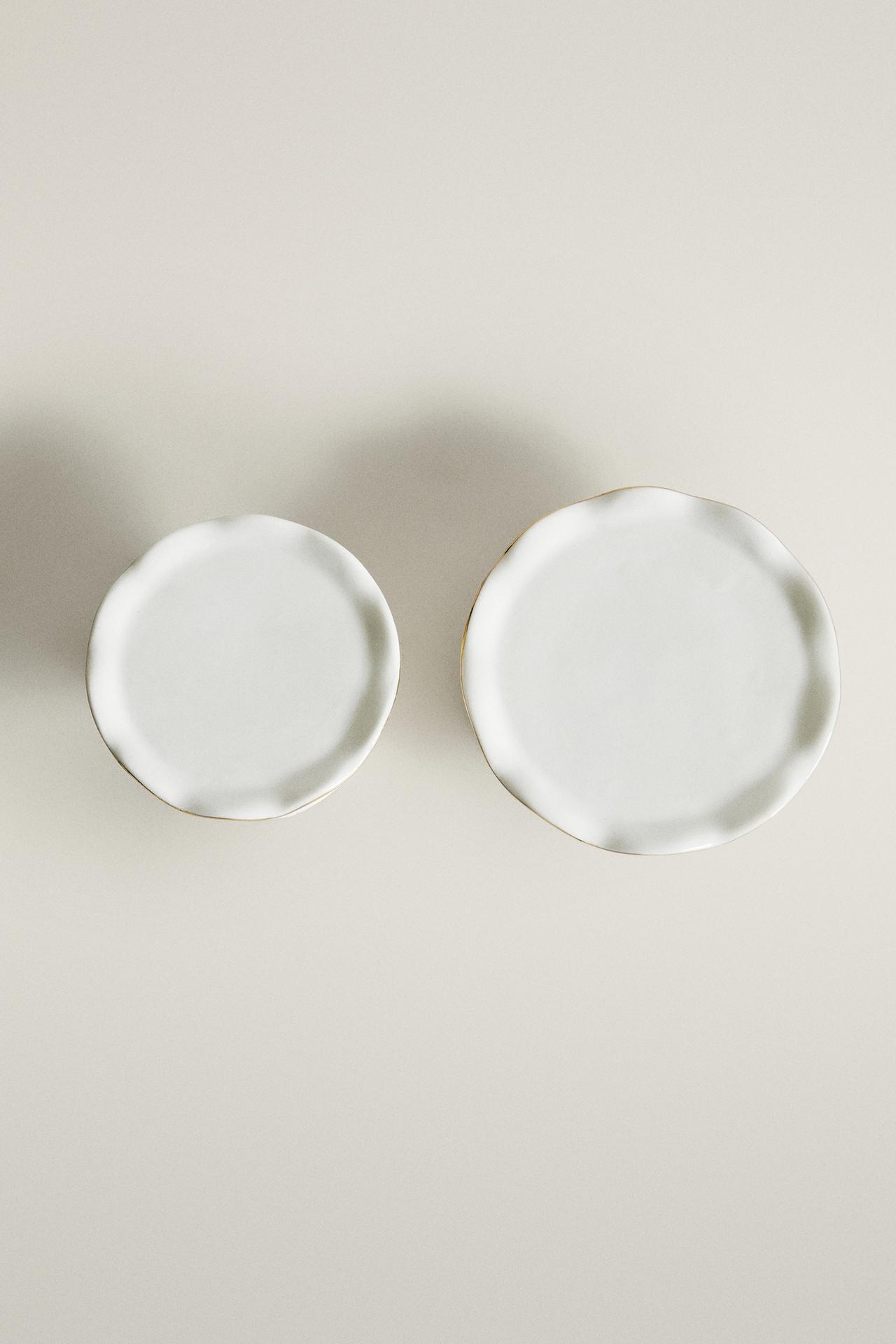 WAVY PORCELAIN CHRISTMAS CANDLE HOLDER — White