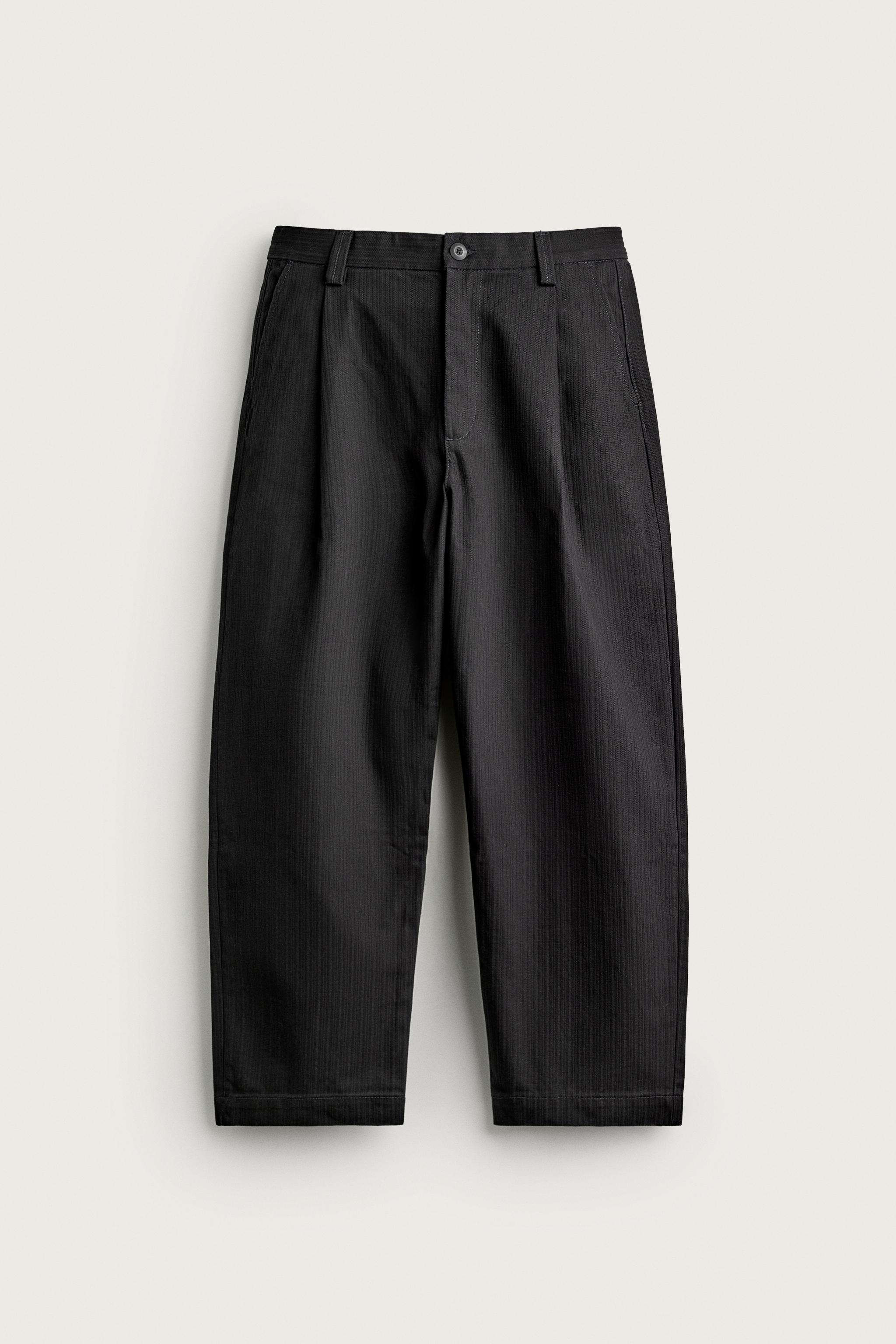 RELAXED FIT PLEATED CHINO PANTS