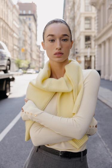 PULL BASIQUE EN MAILLE UNIE - Bis de Zara