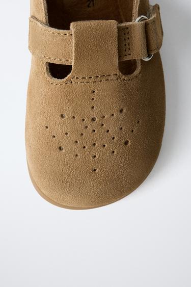 ZUECO PIEL BAREFOOT - Marrón de Zara