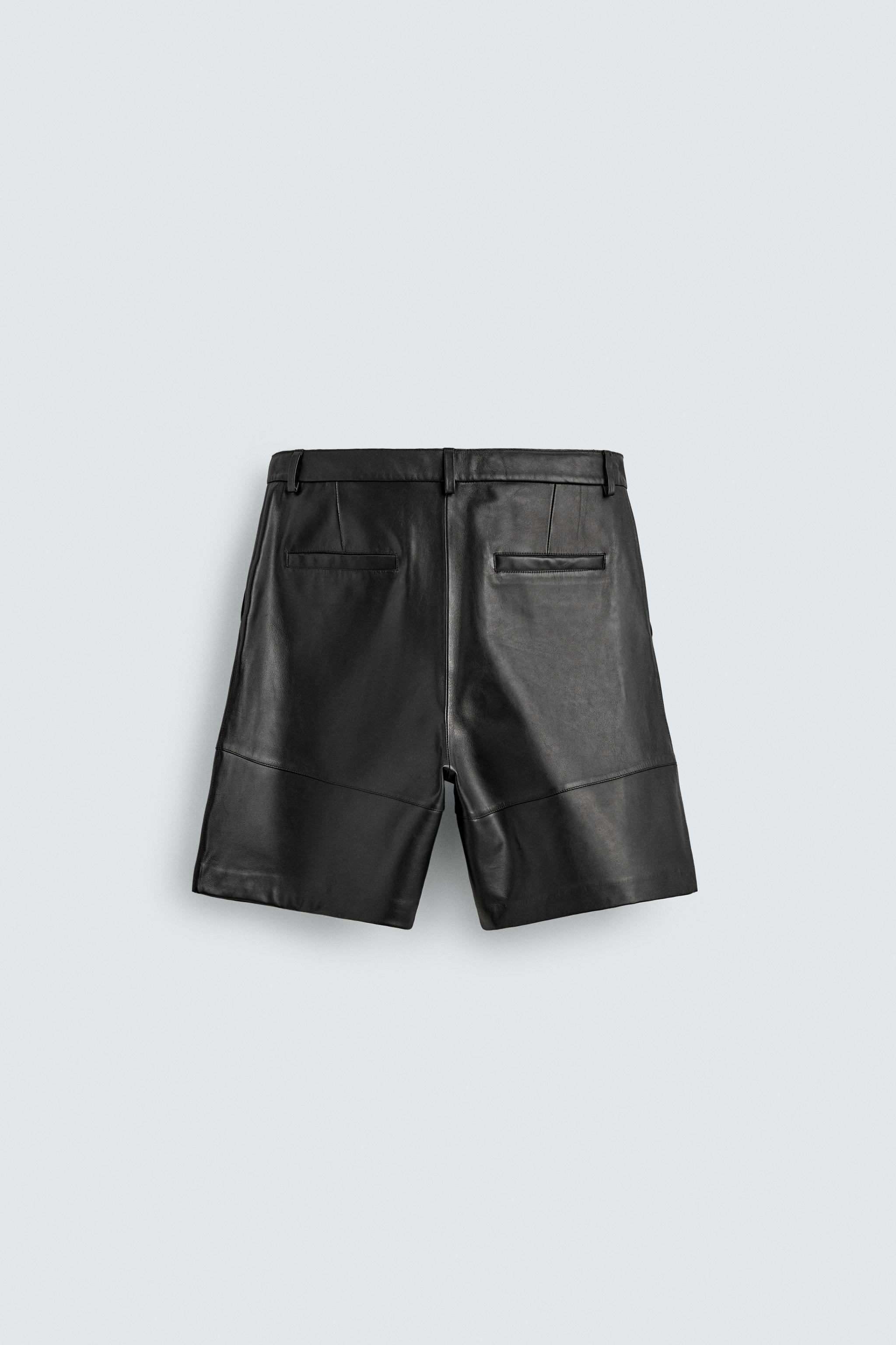 RELAXED FIT LEATHER PLEATED SHORTS