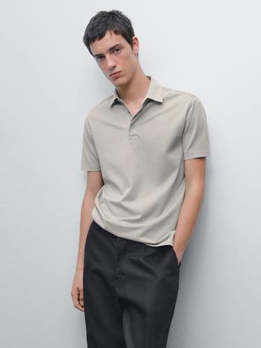 Polo manga corta estructura - Gris de Zara