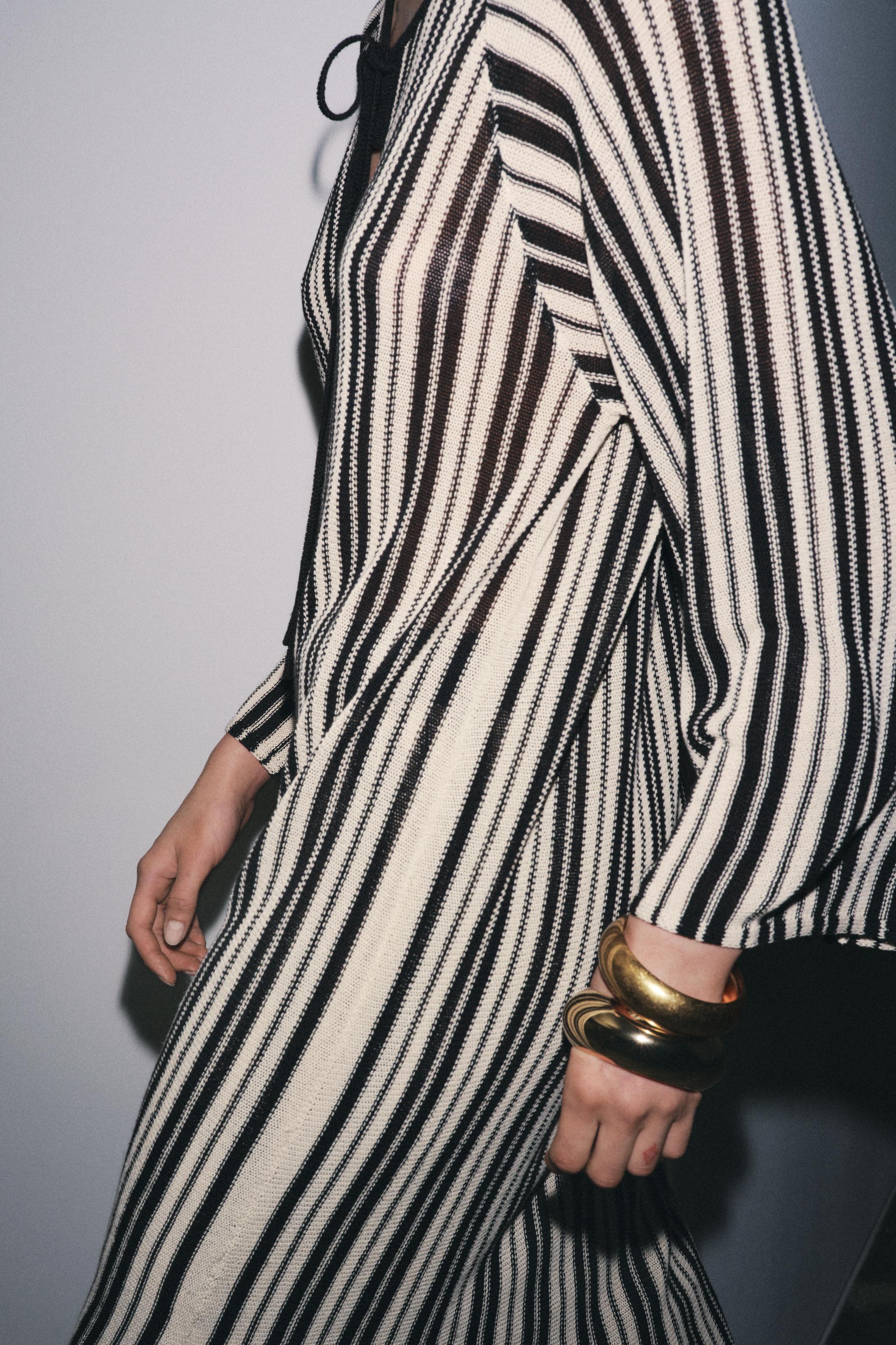 ROBE EN MAILLE RAYÉE AVEC LIN