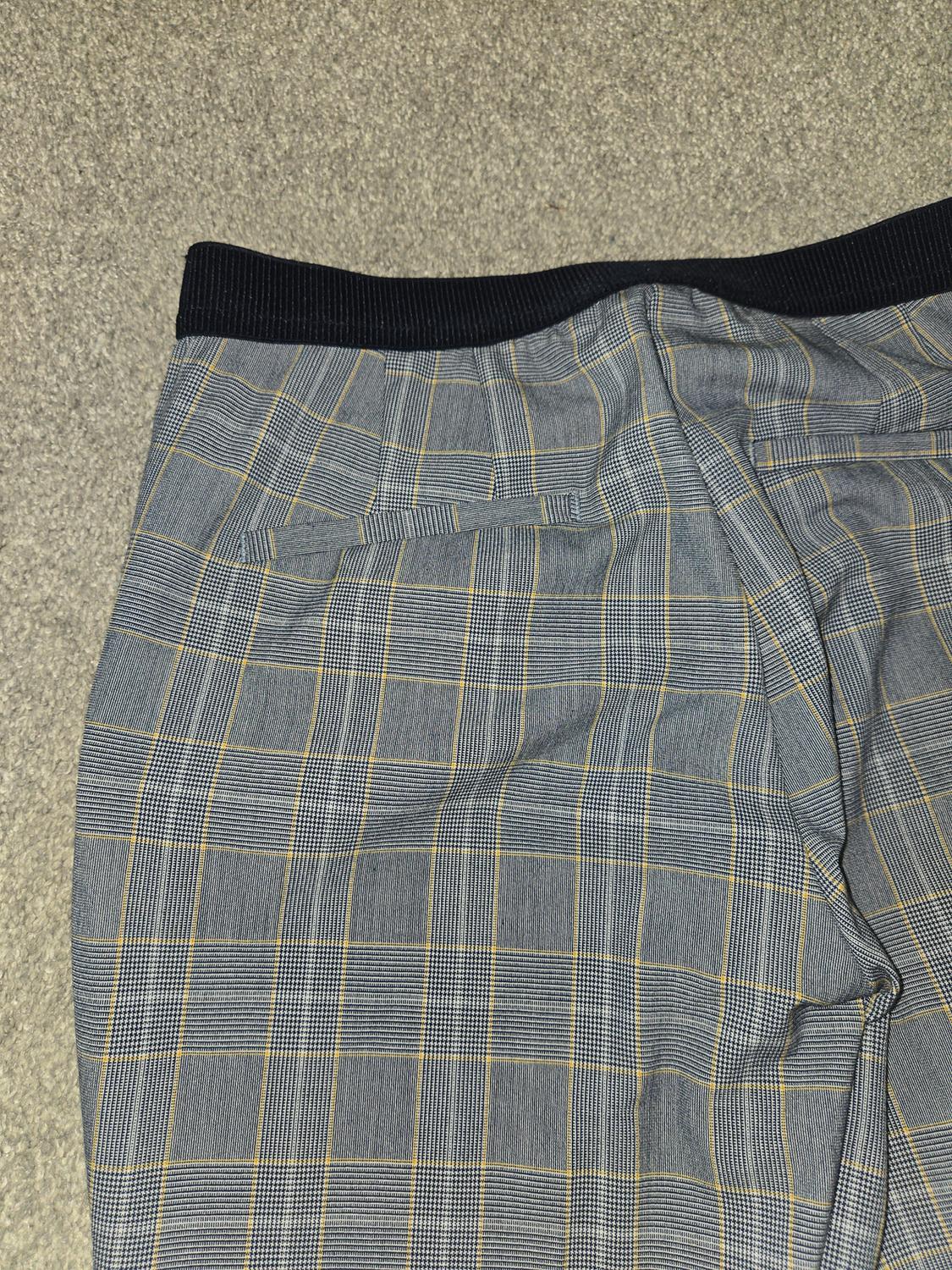 CHECKERED JOGGING PANTS - Image 4