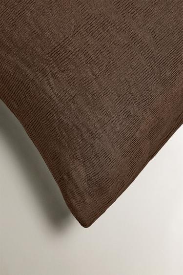 HOUSSE DE COUSSIN PLISSÉE - Marron de Zara - Image 1