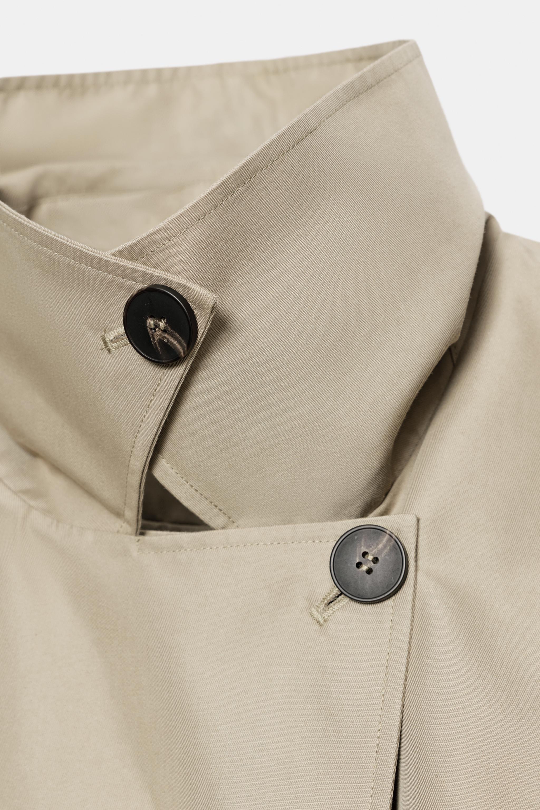 Женские куртки Zara SHORT DOUBLE-BREASTED TRENCH JACKET — фото 9