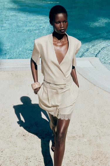BLAZER CURTO COM RENDA - Bege-claro da Zara