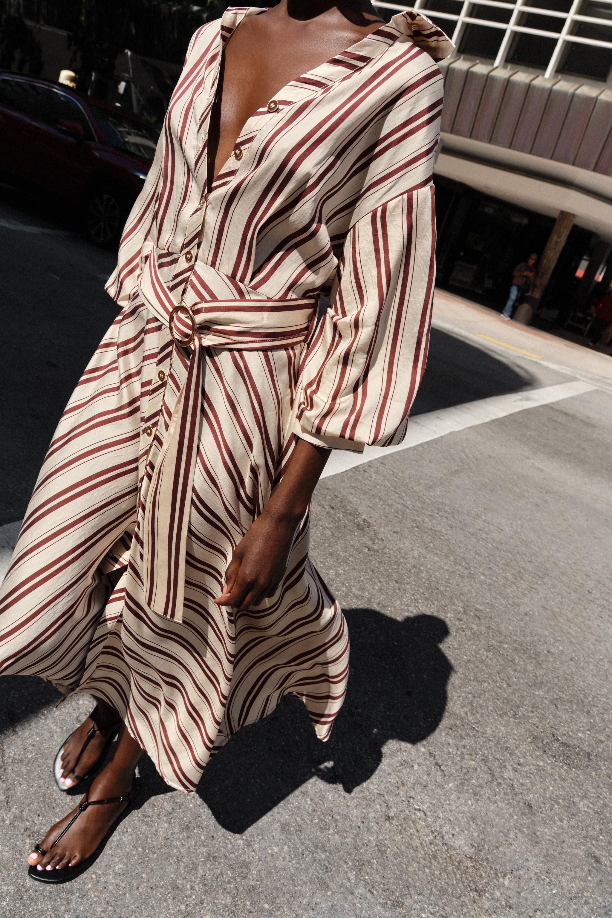 ROBE MI-LONGUE AVEC CEINTURE À RAYURES