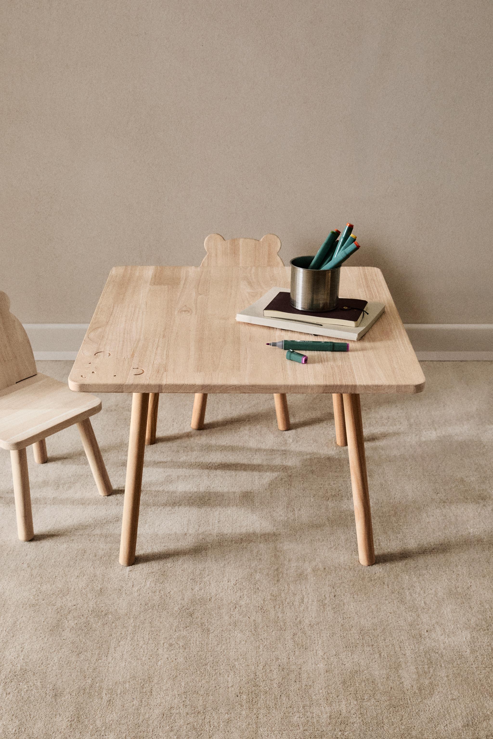 ベア ウッドテーブル - ライトベージュ | ZARA Japan / 日本