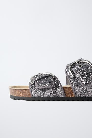SANDALES À BOUCLES PAILLETTES - Argent de Zara - Image 5