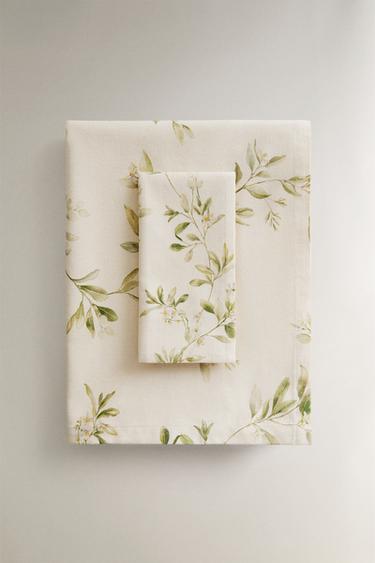NAPPE IMPRIMÉ BRANCHAGES ET FLEURS - Verts de Zara - Image 4