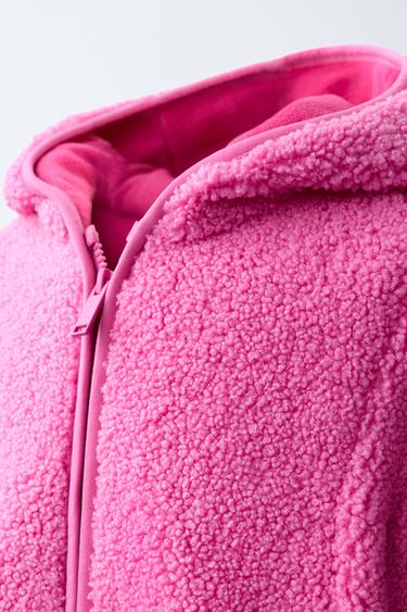 BLOUSON CAPUCHE EFFET MOUTON - Fuchsia de Zara