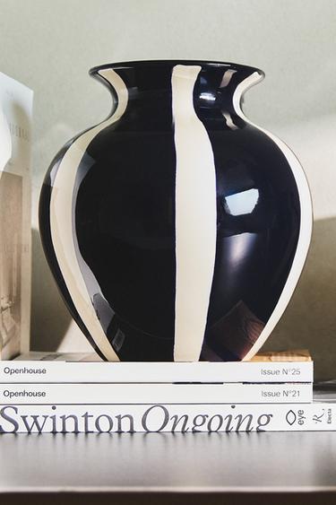 DECORATIVE ROUND CERAMIC VASE - Blue/White by Zara