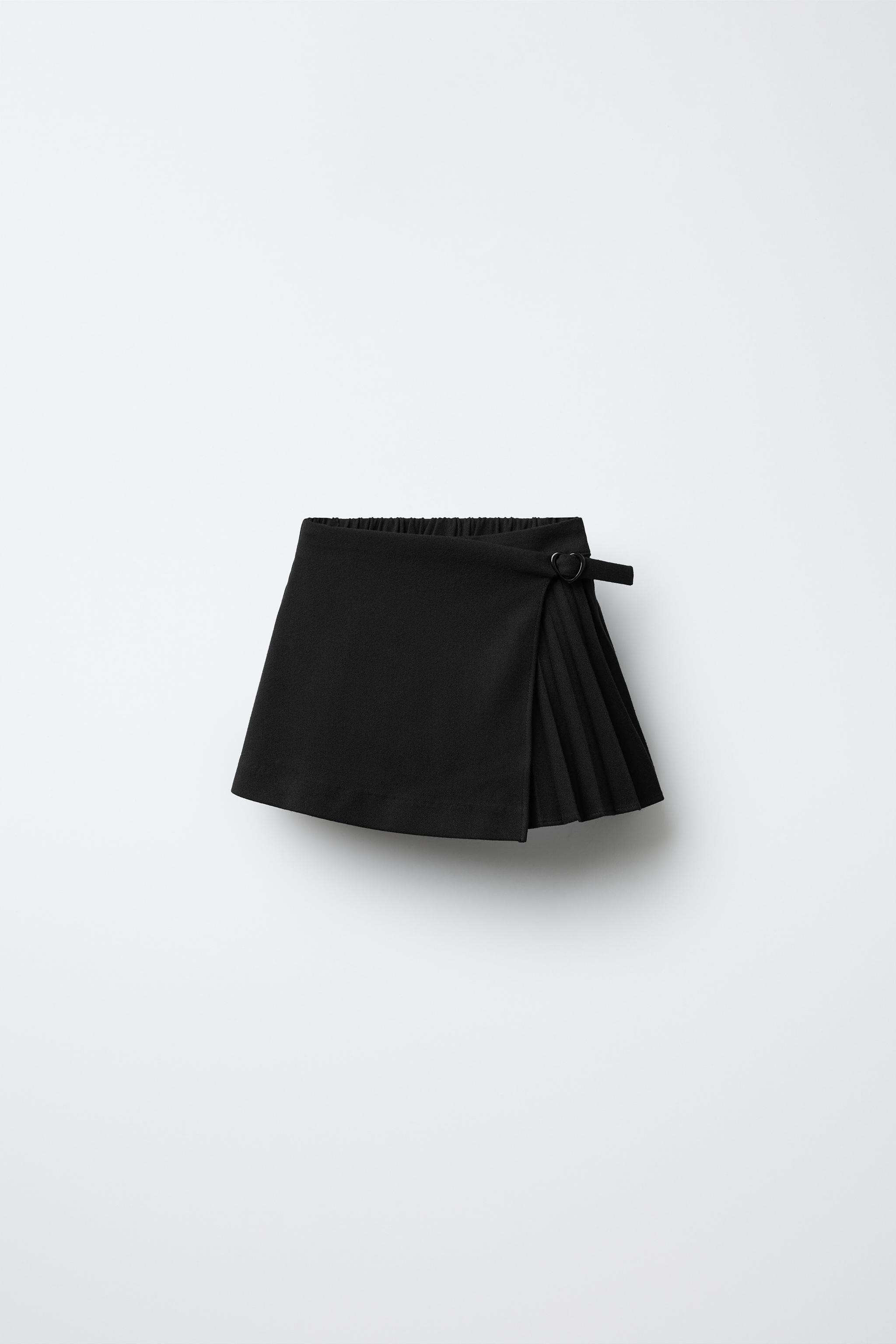 BUCKLE SKORT