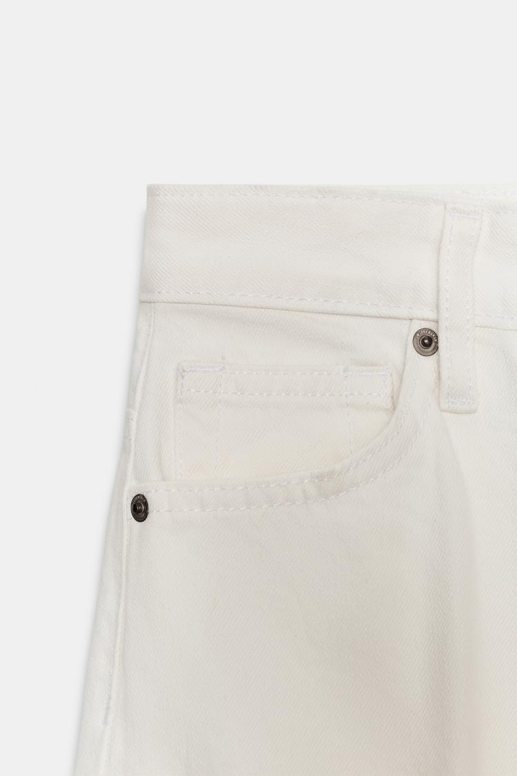 Jeans de cintura alta y pierna barril de la colección ZW 6