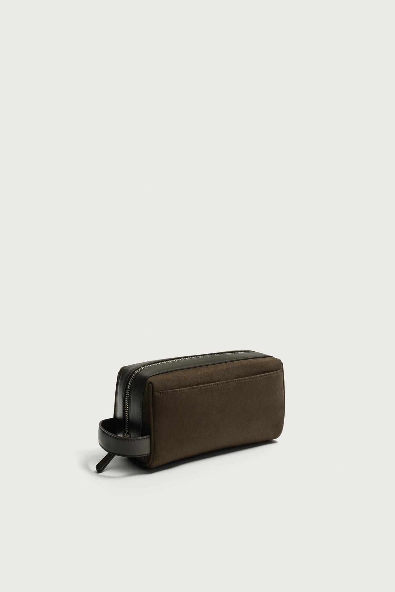 CONTRASTING TOILETRY BAG — Brown