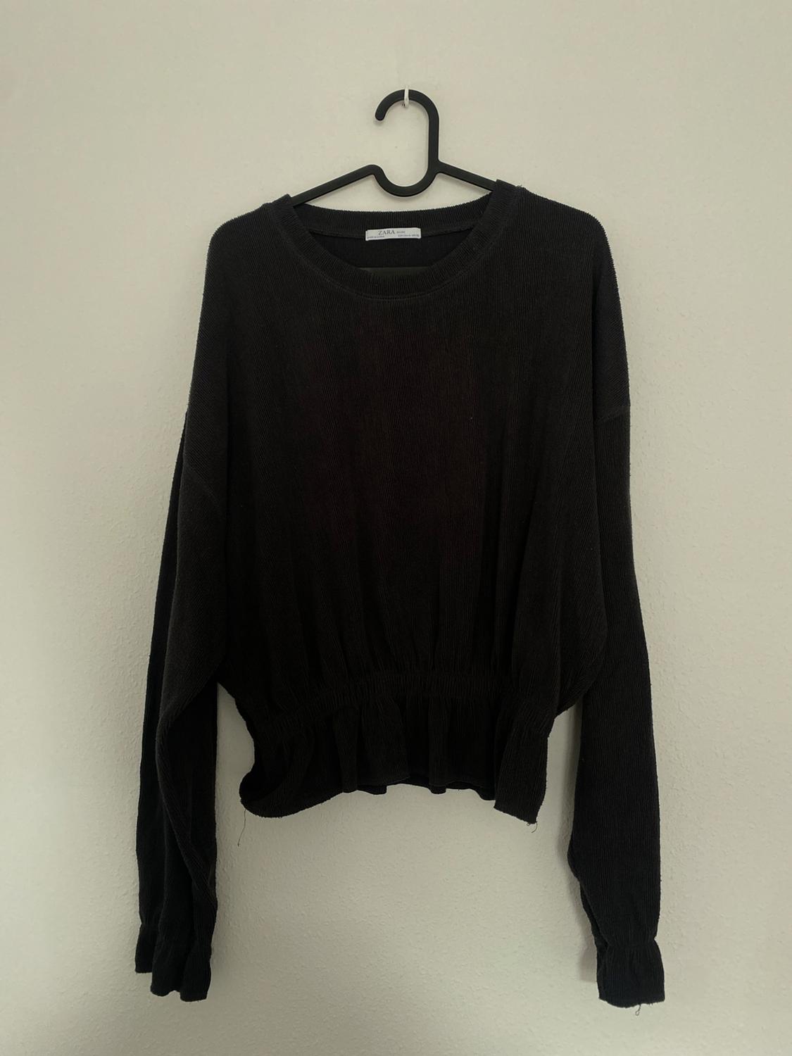 FRILLED SWEATSHIRT