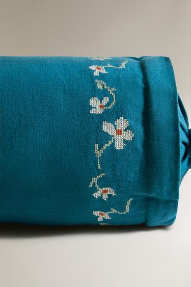 BOLSTER WITH FLORAL EMBROIDERY - Blue by Zara - Image 3