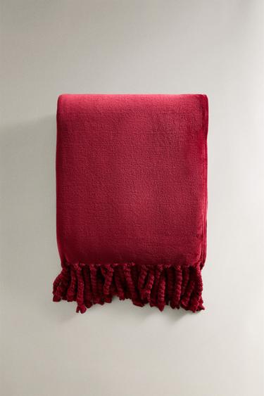 FLEECE THROW WITH FRINGING - Red by Zara