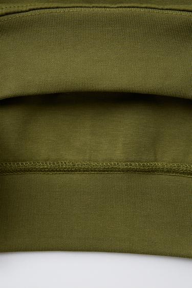 SWEATSHIRT MIT SCHRIFTZUG IN RELIEFOPTIK - Grün von Zara