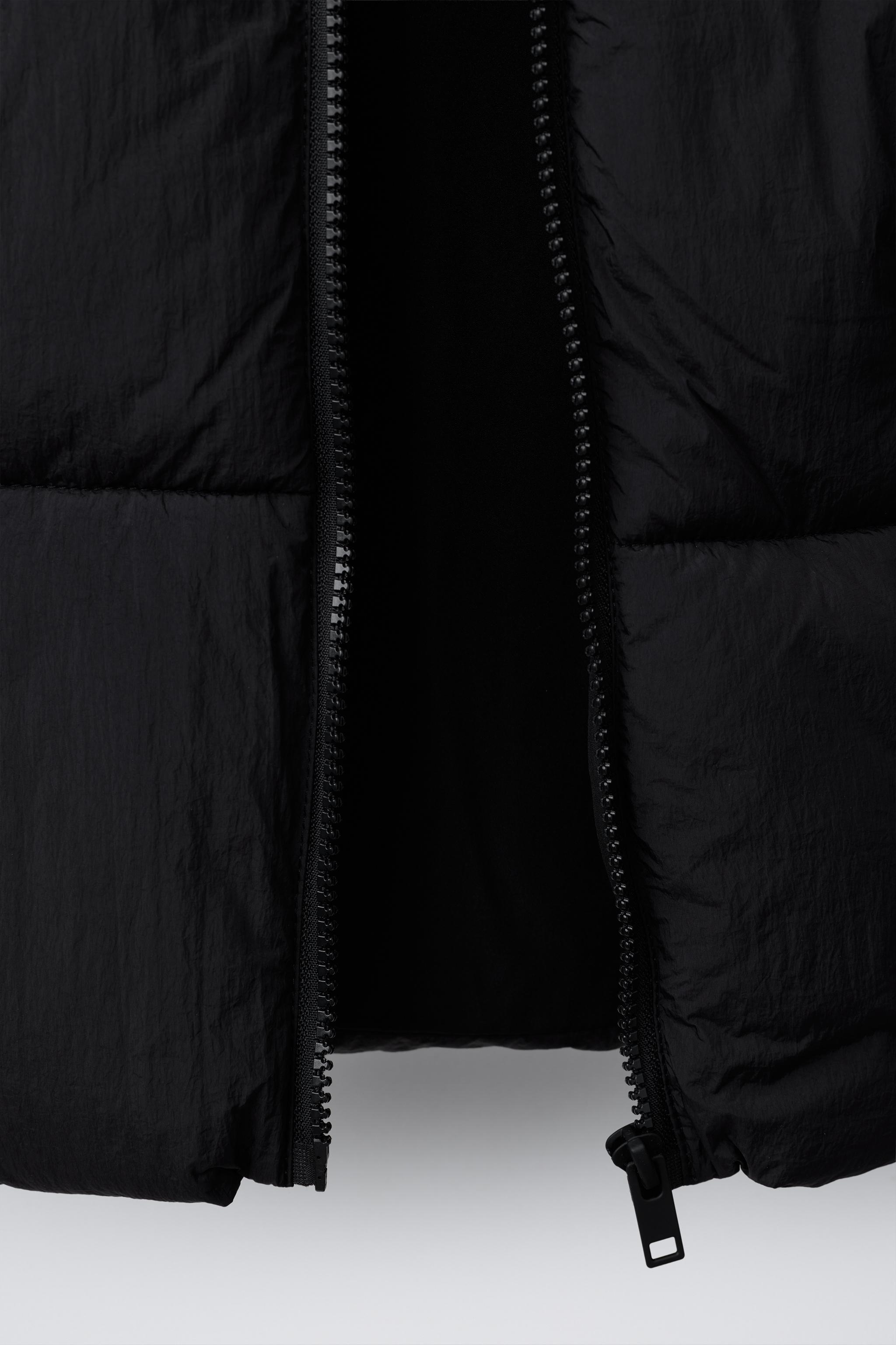 専用　ZARA 黒 キルティングベスト フード付きキルティングベスト - ブラック | ZARA Japan / 日本