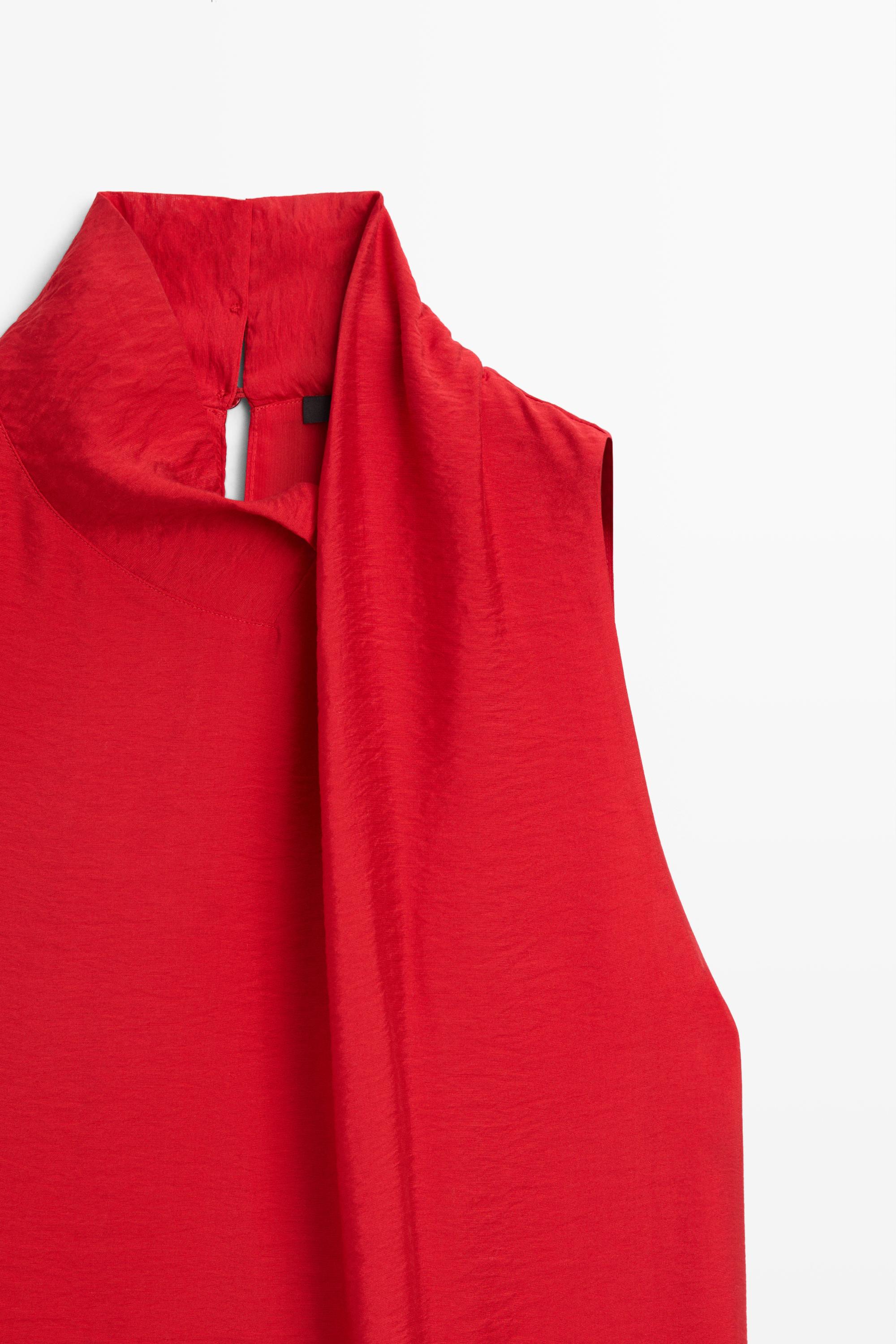 Robe midi fluide à col drapé