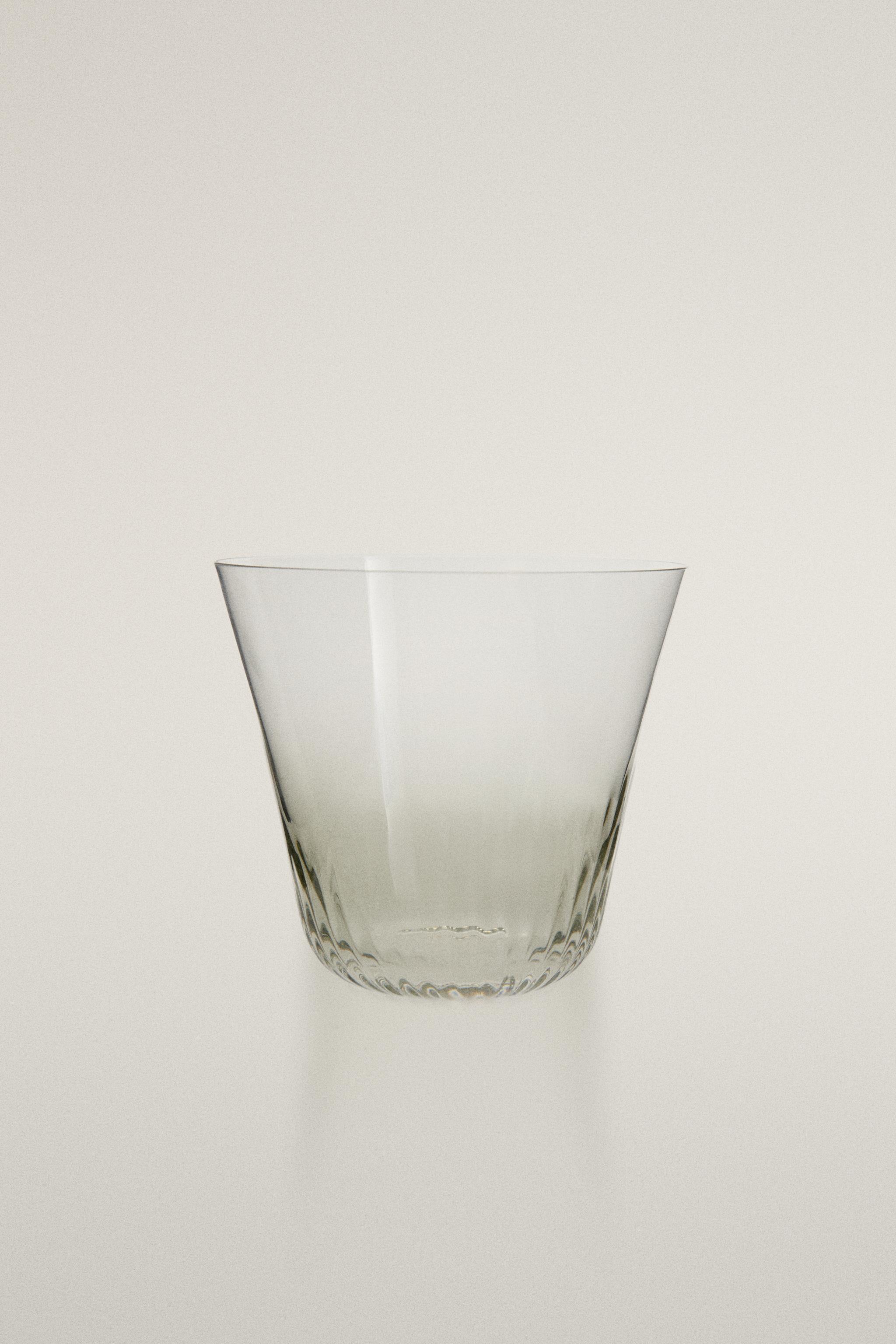 TRANSPARENT GLASS TUMBLER