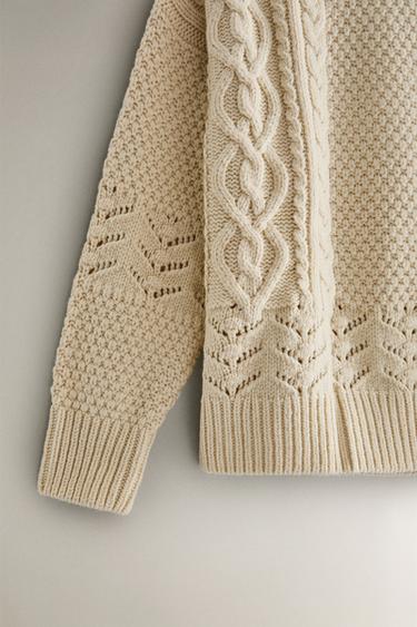 PULL EN MAILLE TORSADÉE NOËL - Écru de Zara - Image 2