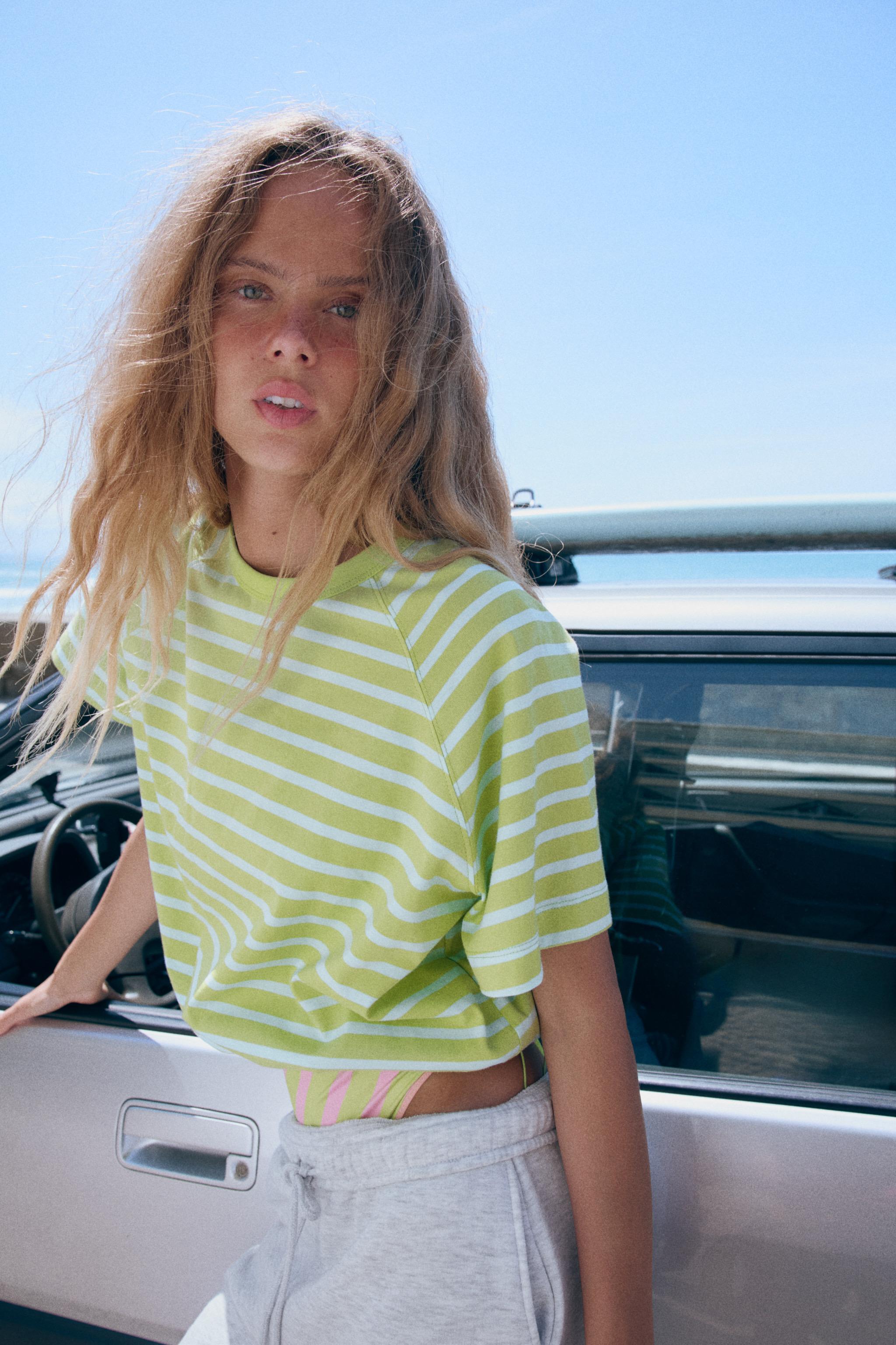 STRIPED T-SHIRT WITH STOPPERS