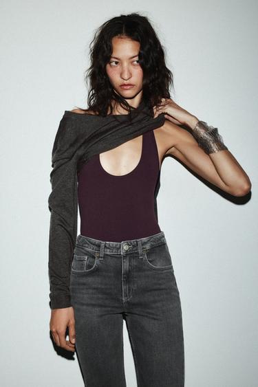 BODY HALTER SEAMLESS - Chocolate de Zara