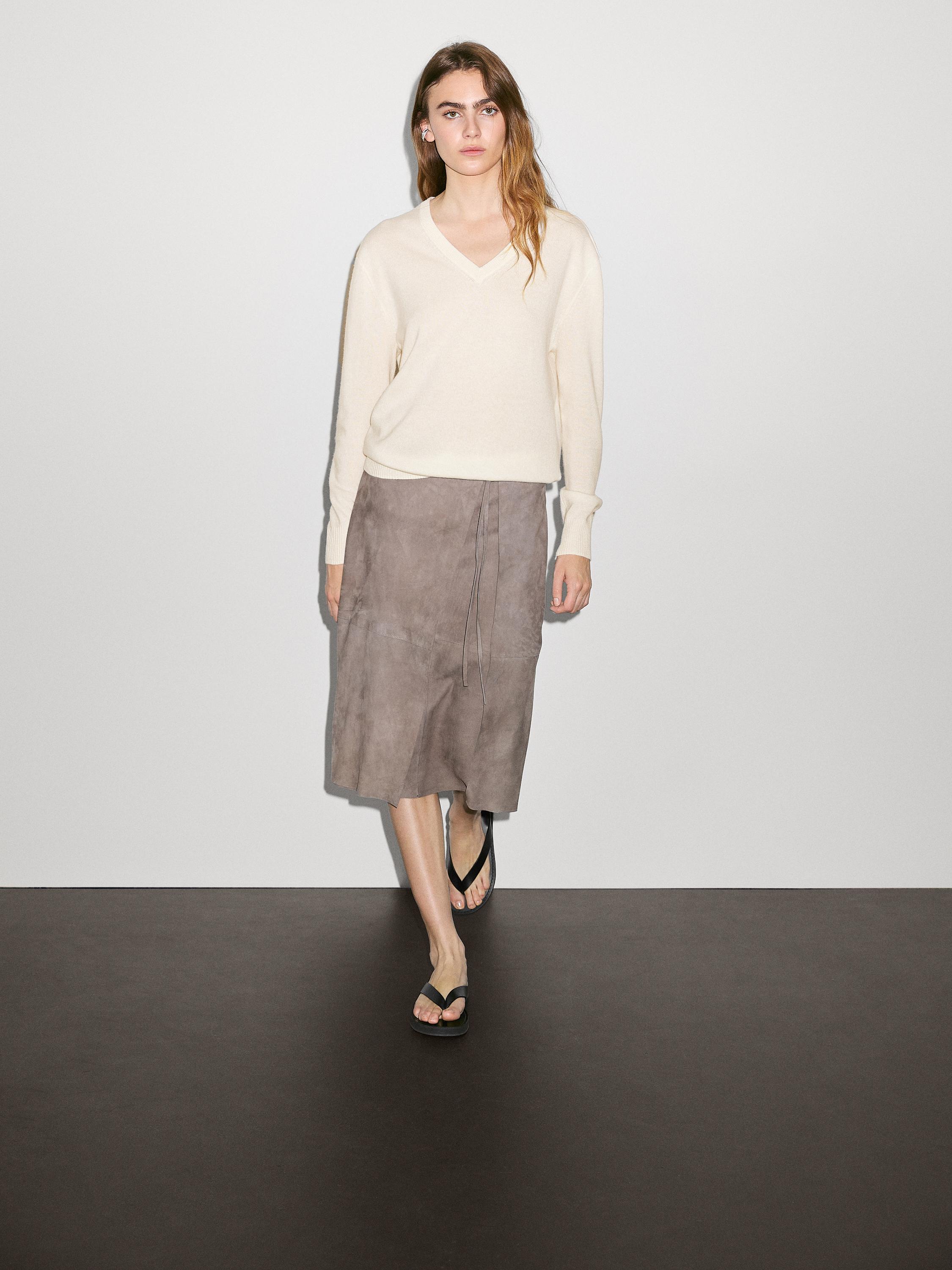 Knit 100% cashmere V-neck sweater