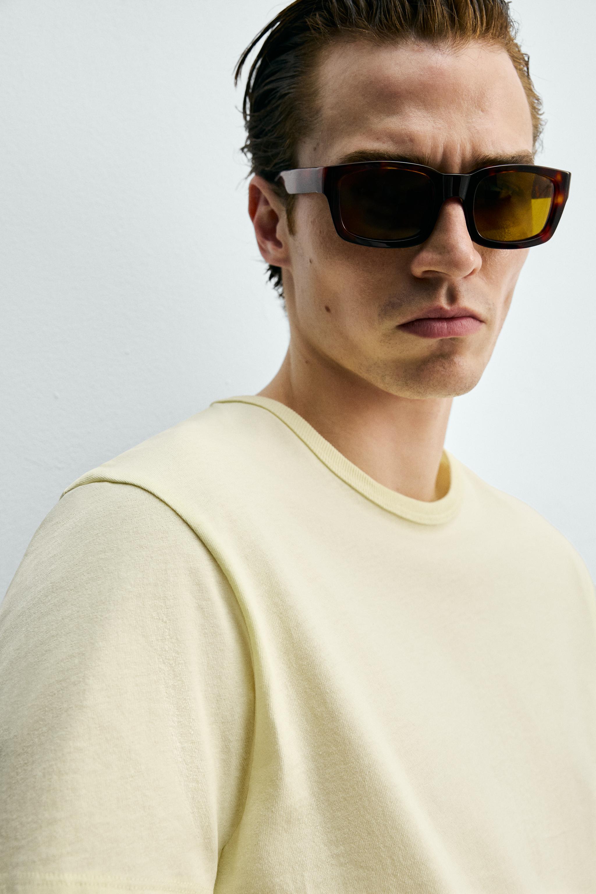 REGULAR FIT T-SHIRT