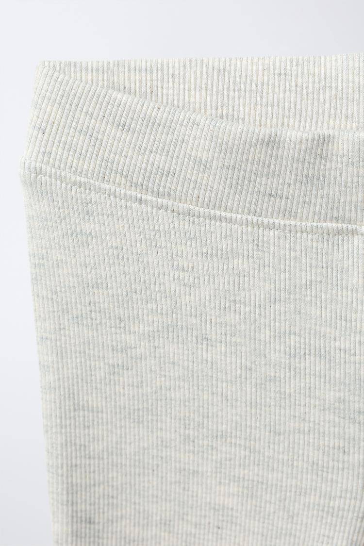 CONJUNTO DE SUDADERA A RAYAS Y LEGGINGS ACAMPANADOS 5