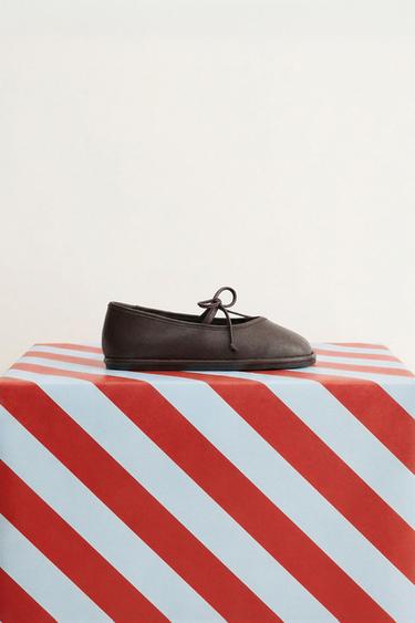 BALLERINES EN CUIR - Marron de Zara - Image 11