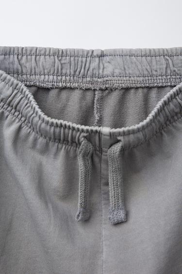 ENSEMBLE TEINT EN PIÈCE T-SHIRT ET BERMUDA IMPRIMÉ - Gris anthracite de Zara - Image 6