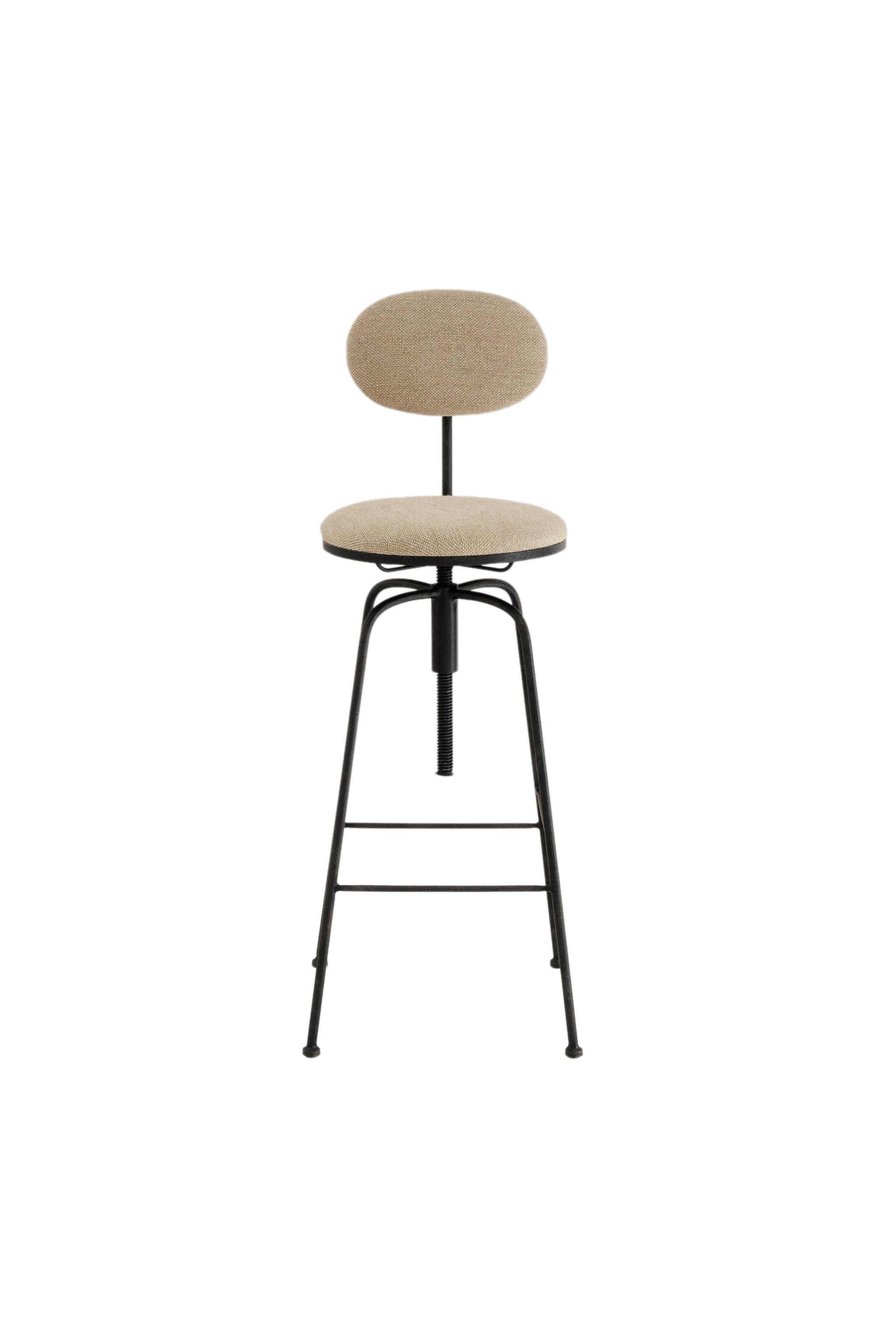 回転式 ハイスツール 背もたれ付き - ブラック/エクリュ | ZARA Japan