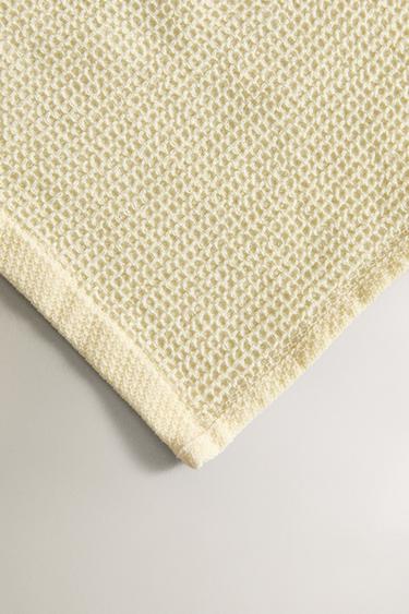 SERVIETTE DE BAIN MICRO WAFFLE - Jaune de Zara - Image 3