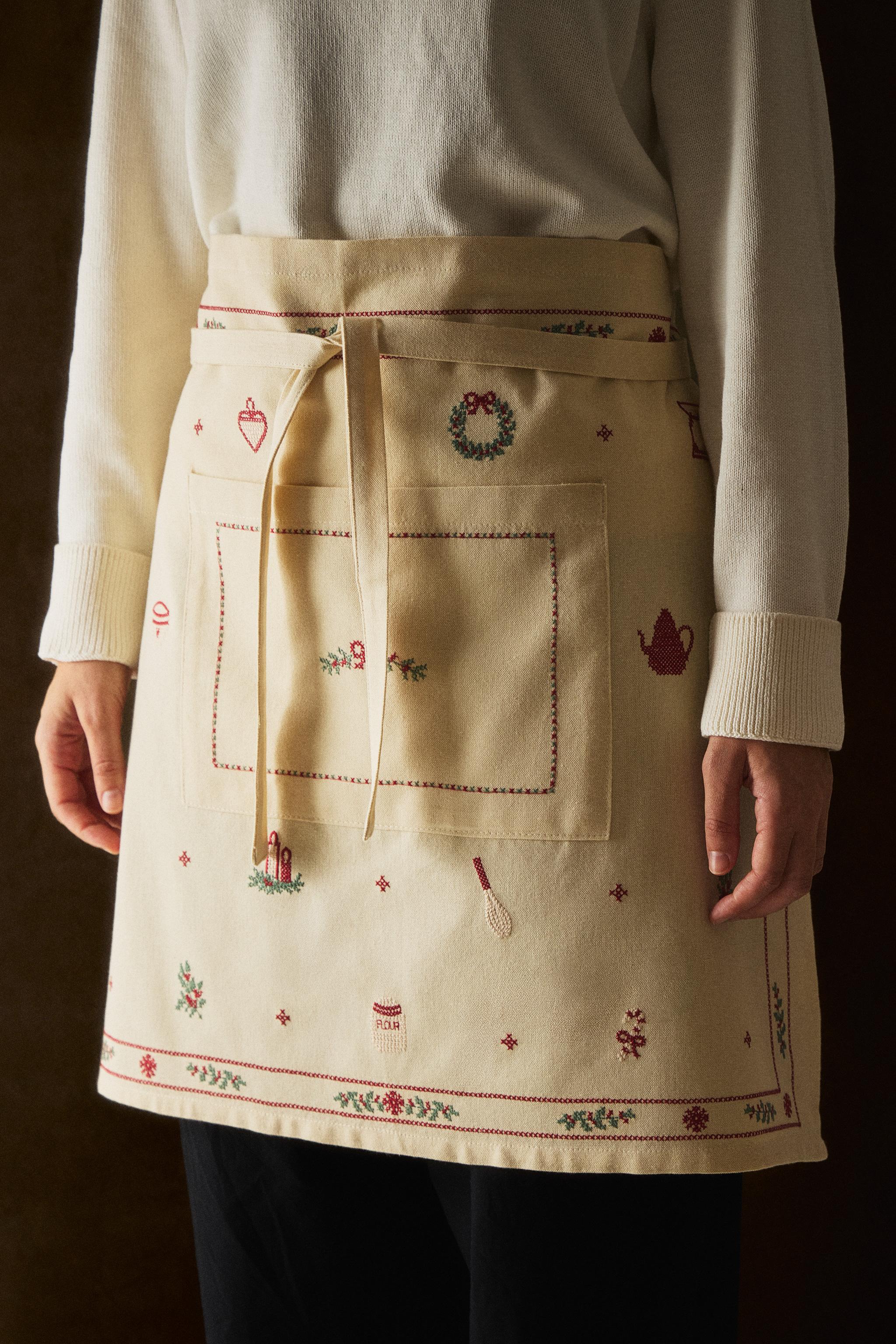 CHRISTMAS EMBROIDERED APRON