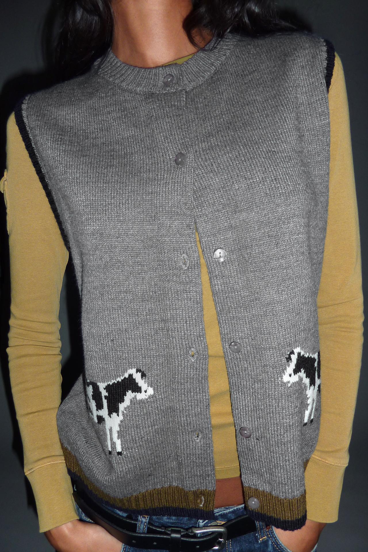 ANIMAL JACQUARD KNIT WAISTCOAT — Grey