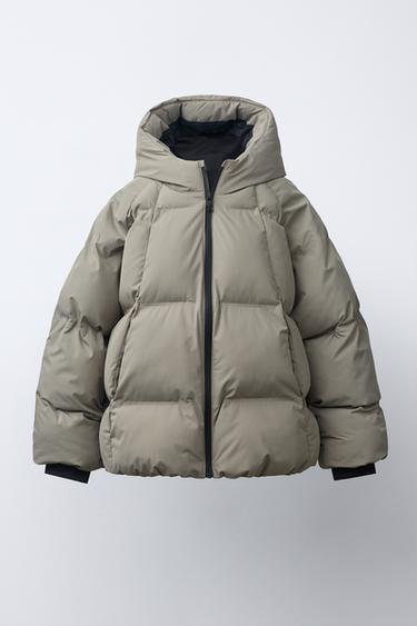 جاكيت منجد بغطاء رأس WATER REPELLENT - فيسون فاتح الخاص بـ Zara