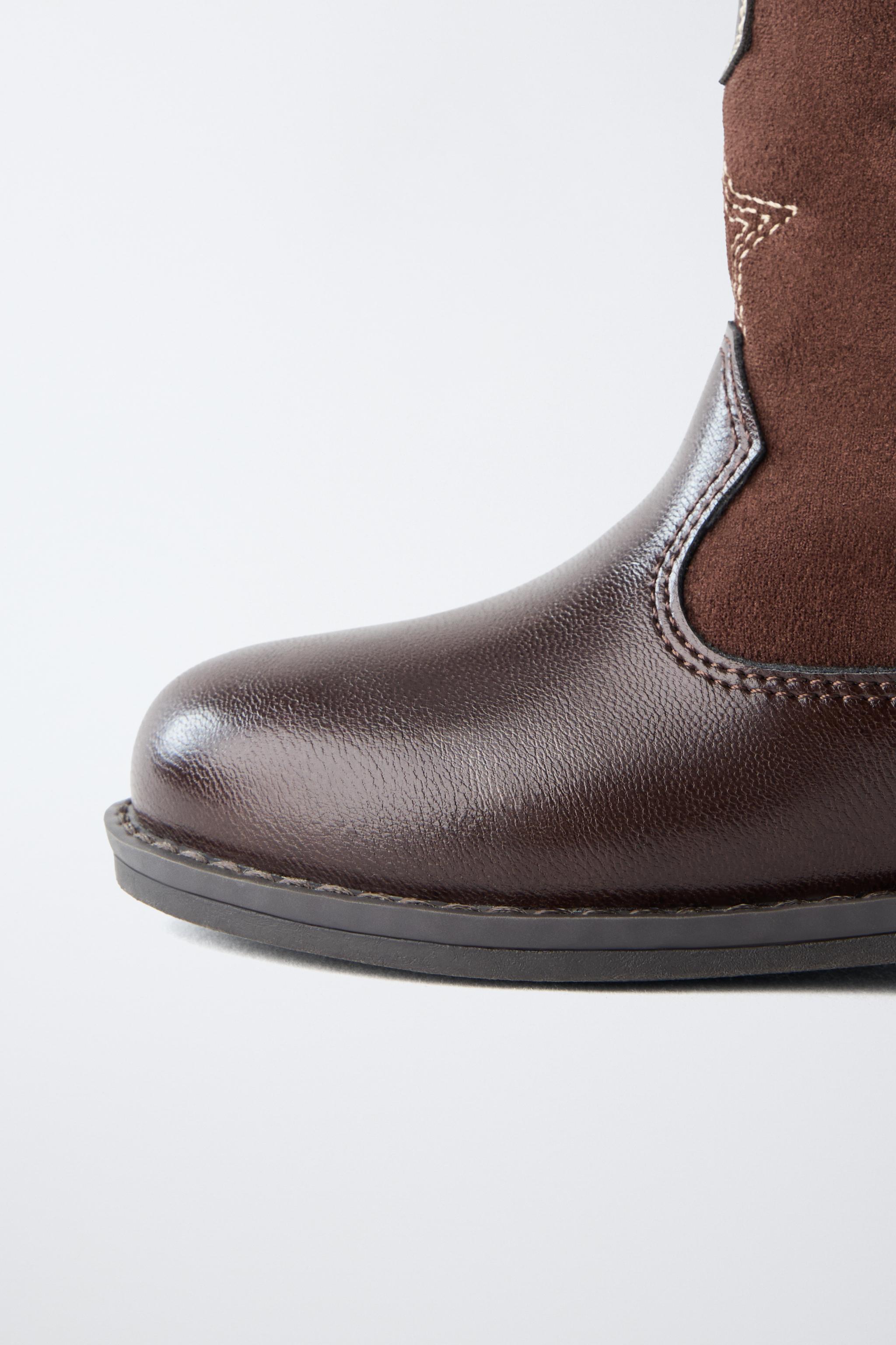 EMBROIDERED COWBOY BOOTS