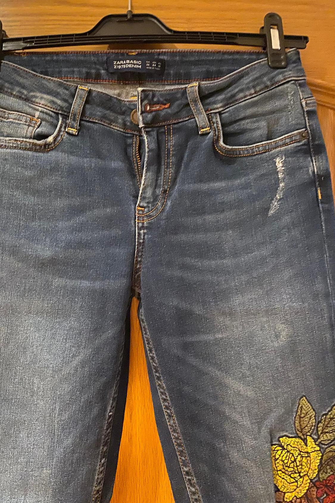MID-RISE JEANS WITH FLORAL EMBROIDERY - Image 3